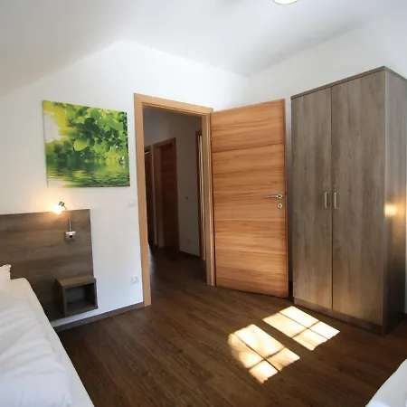 Modern Chalet Near Ski Area In Σαλέ *